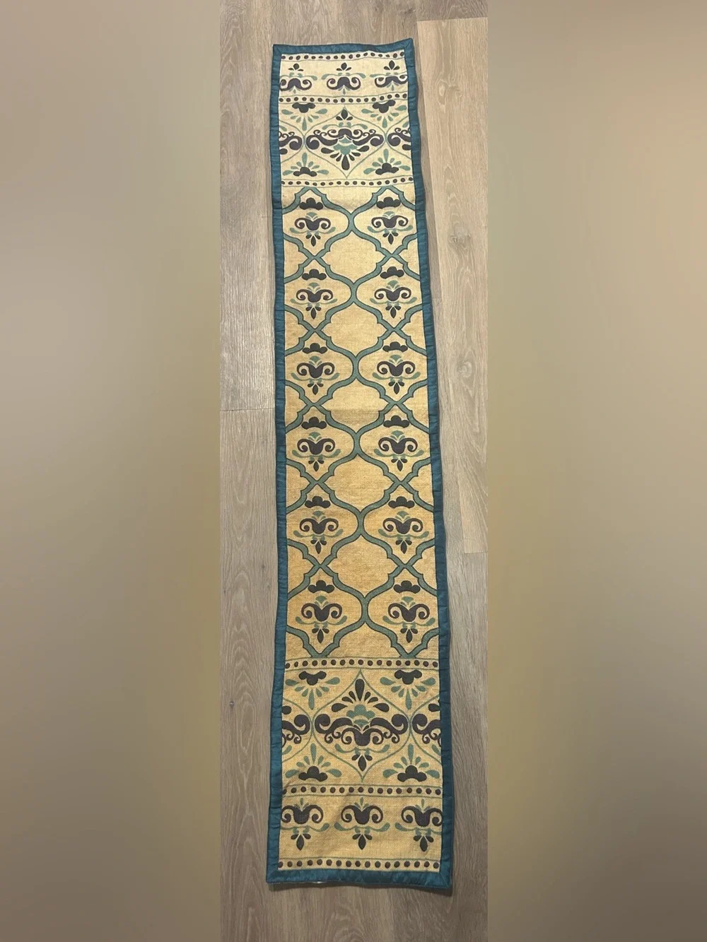 Table runner